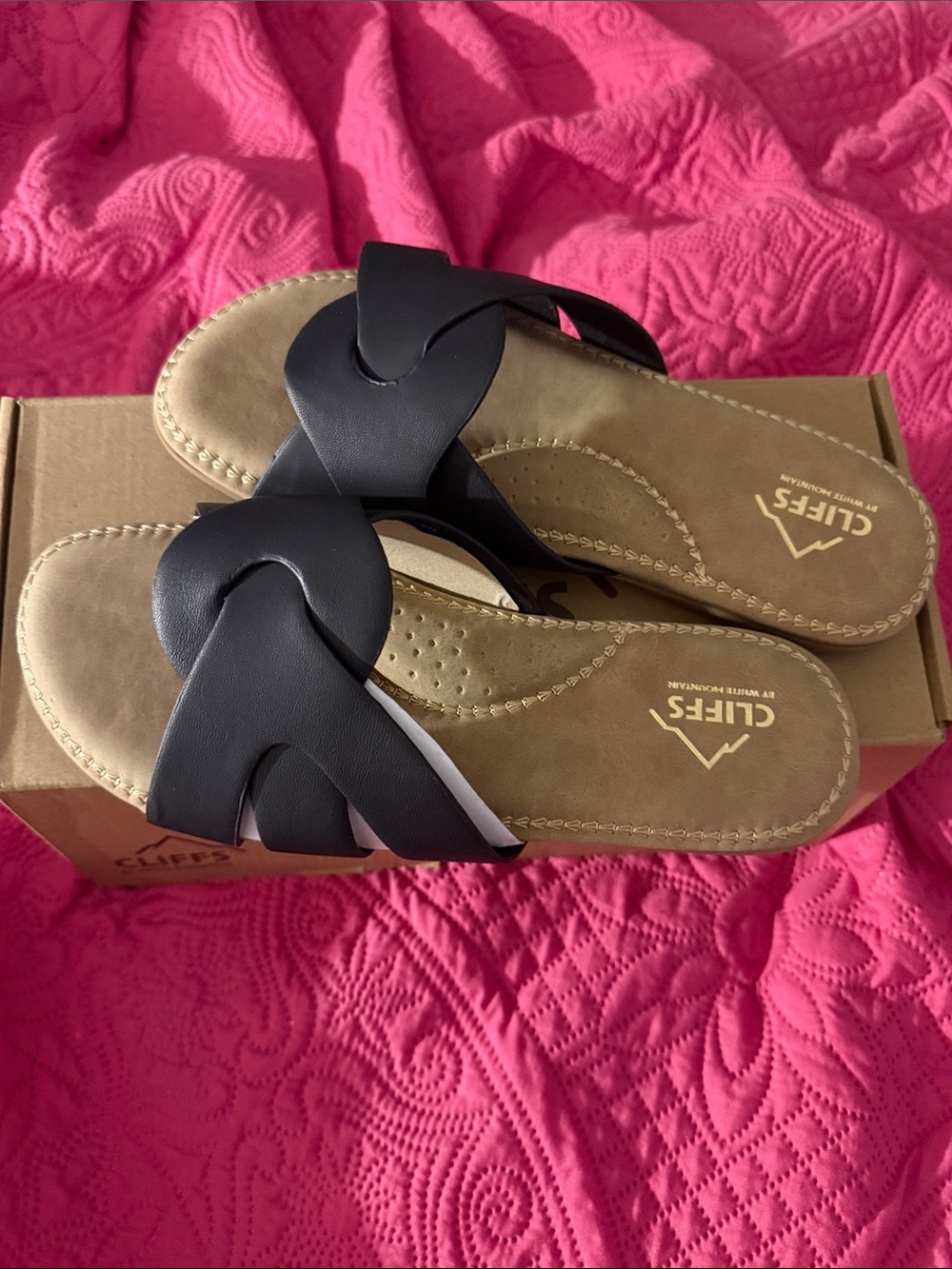 Cliffs by WHITE MOUNTAIN Black Knot-Front Slide Sandals